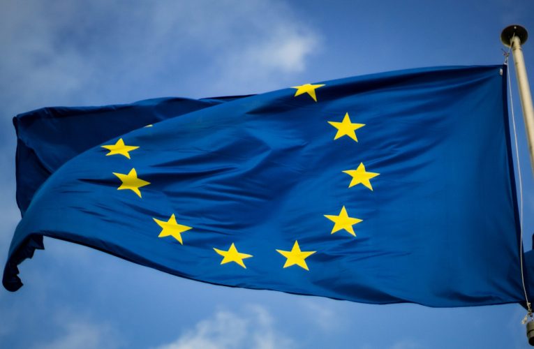 Mesaje pro-europene de Ziua Europei: Bolojan, șefa CCR și Sorin Grindeanu invocă democrația, solidaritatea și viitorul României în UE