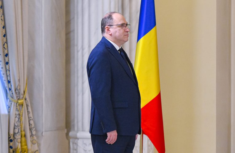 Mihai Dimian: „Voi lucra fără plată în zilele rămase din acest mandat interimar, donând salariul de ministru”