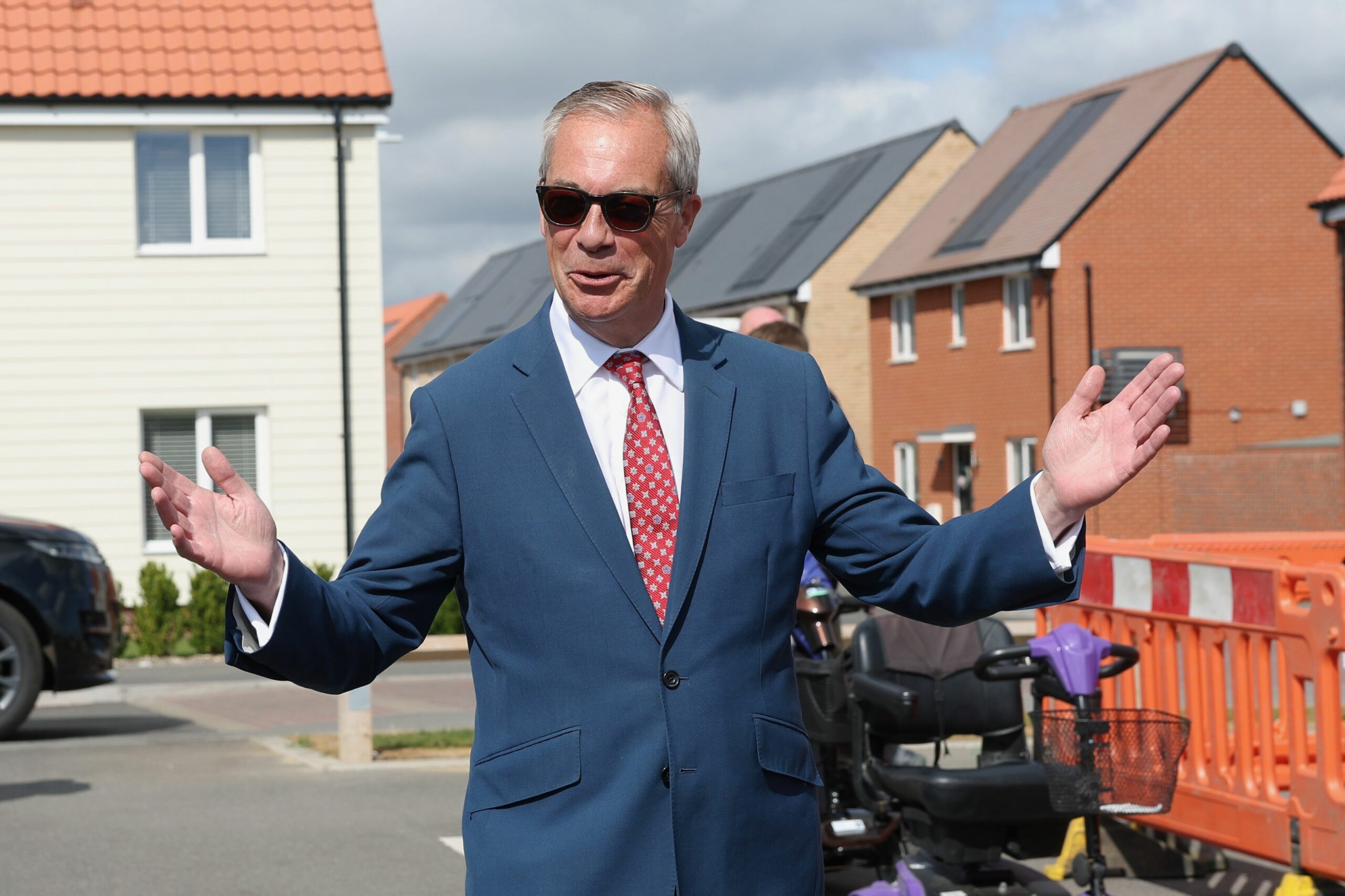 Nigel Farage, cel mai popular lider politic din UK, este anchetat pentru un cadou de 5 milioane de lire sterline. Cine i l-a oferit