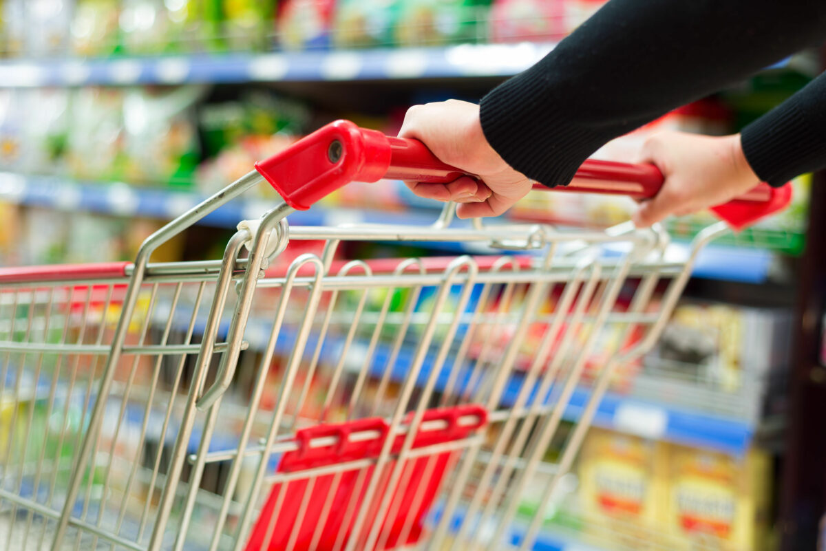 Noi reguli pentru retaileri la vânzarea cărnii de porc. Noul Ministru spune că va verifica personal supermarketurile