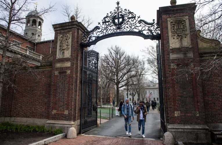 O celebră universitate limitează numărul de note maxime ce pot fi obținute de studenți
