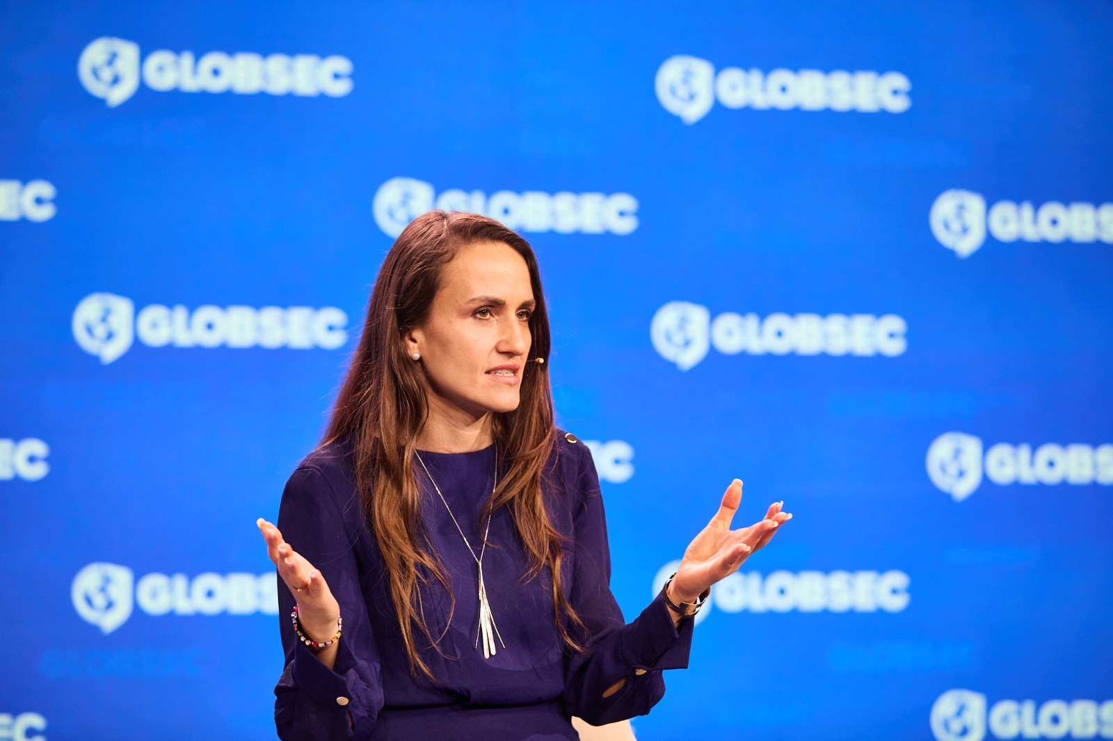 Oana Țoiu, la Forumul GLOBSEC de la Praga. România promovează cooperarea și securitatea regională