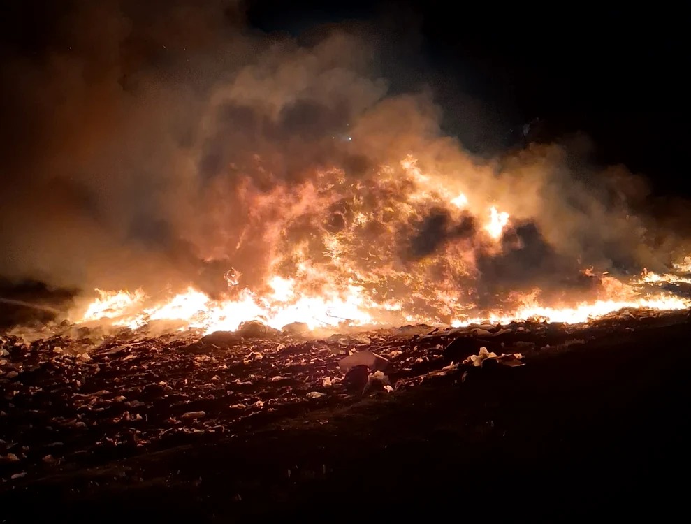 Oradea on alert due to smoke from landfill fire