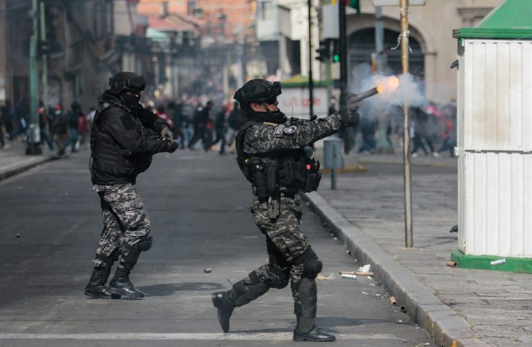 Parlamentul din Bolivia permite utilizarea armatei pentru a controla protestele împotriva președintelui