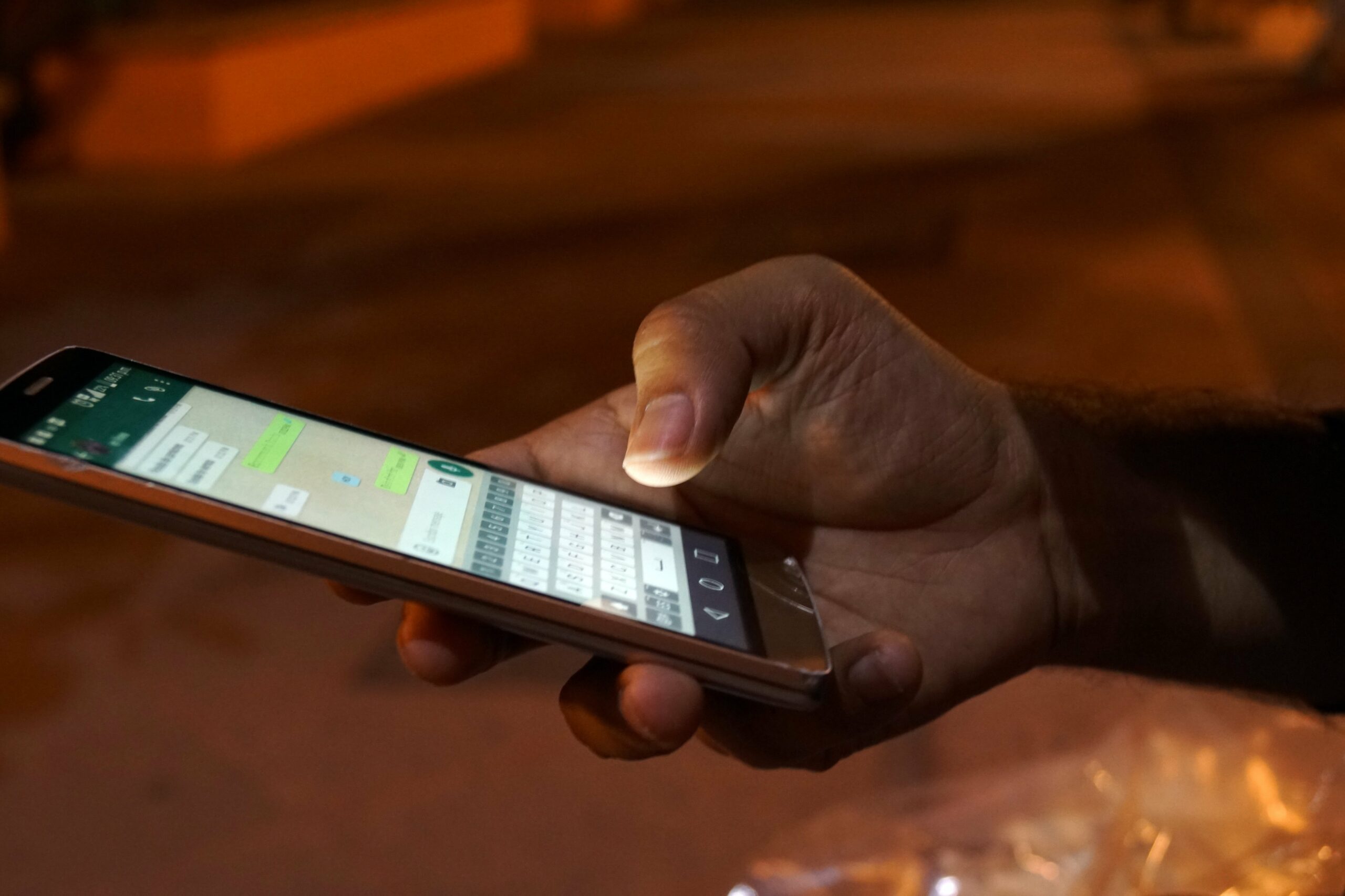 Persoanele care își țin telefonul pe silențios au o trăsătură comună de personalitate