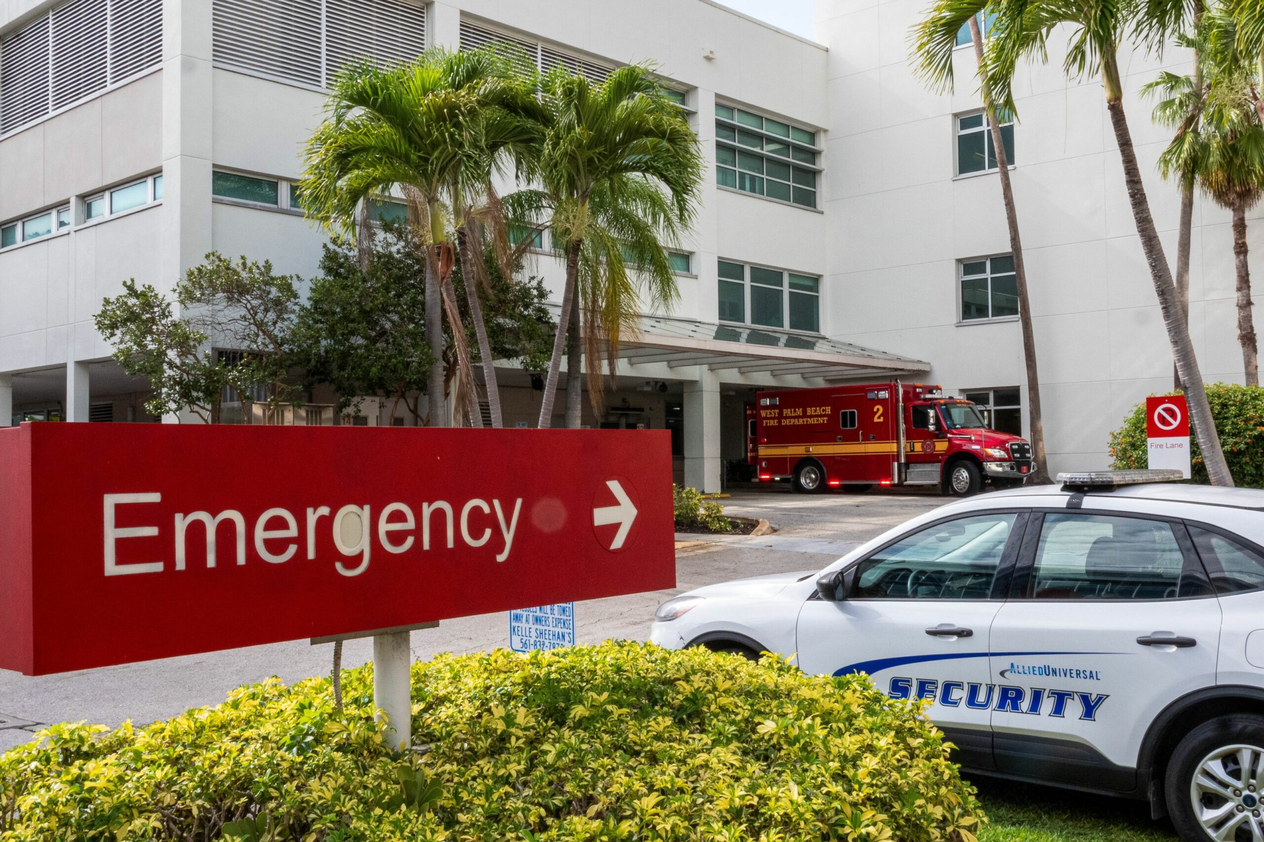 „Posibilă” explozie a unei ambarcațiuni în apropiere de Miami Beach. Cel puțin 11 persoane au ajuns la spital