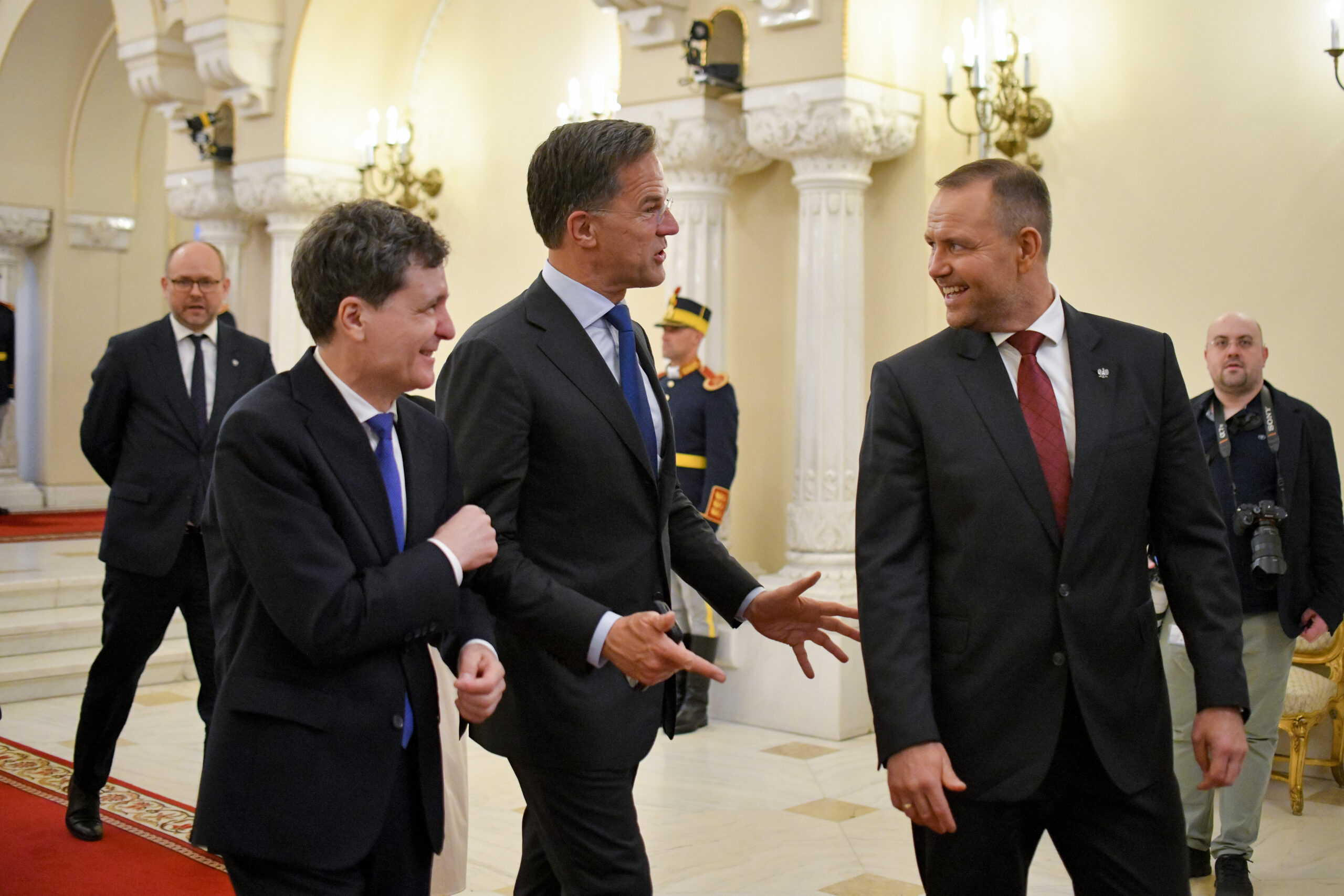 Presa maghiară: România și Polonia au făcut front comun în privința soldaților americani