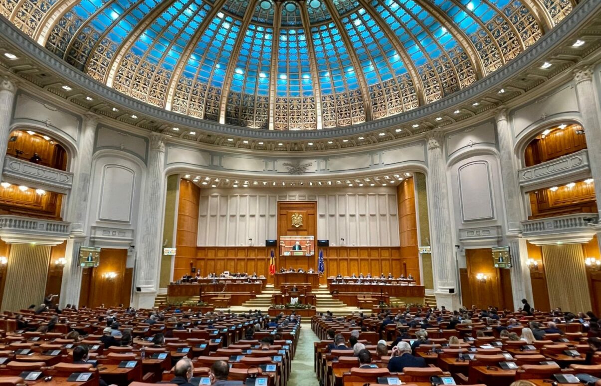Prioritatea grupurilor parlamentare ale PNL și USR: Protejarea fondurilor europene