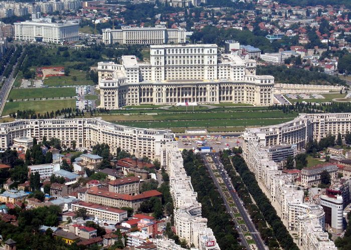 Probleme cu transportul și cazarea pentru fanii Arsenal din finala Cupei Campionilor de la Budapesta / Un expert în călătorii le sugerează Bucureștiul