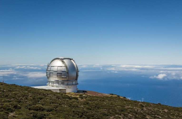 Rivalitatea dintre SUA și China ar putea bloca două proiecte de telescoape astronomice din Anzi