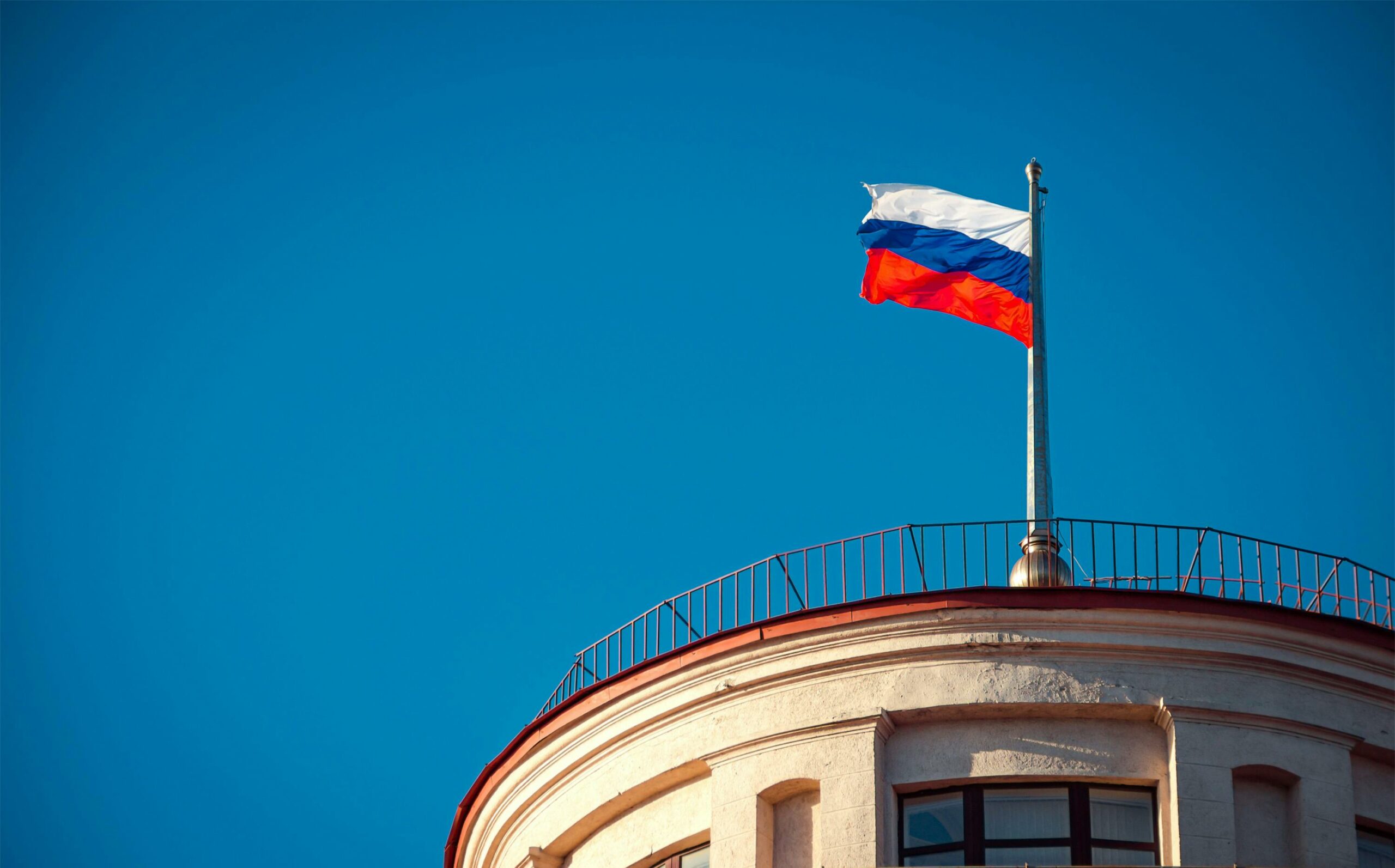 Rusia își recheamă ambasadorul din Armenia pe fondul apropierii Erevanului de UE