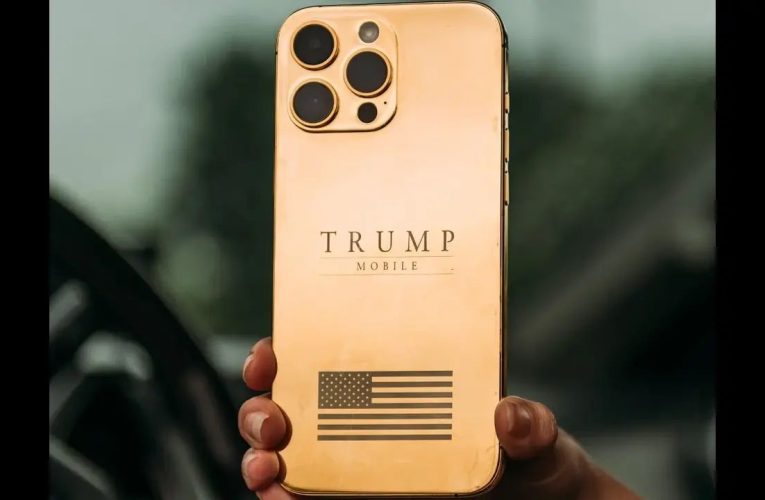 Scandal pe telefoanele de aur ale lui Trump. Peste jumătate de milion de americani au comandat, de 1 an niciun telefon nu a fost livrat