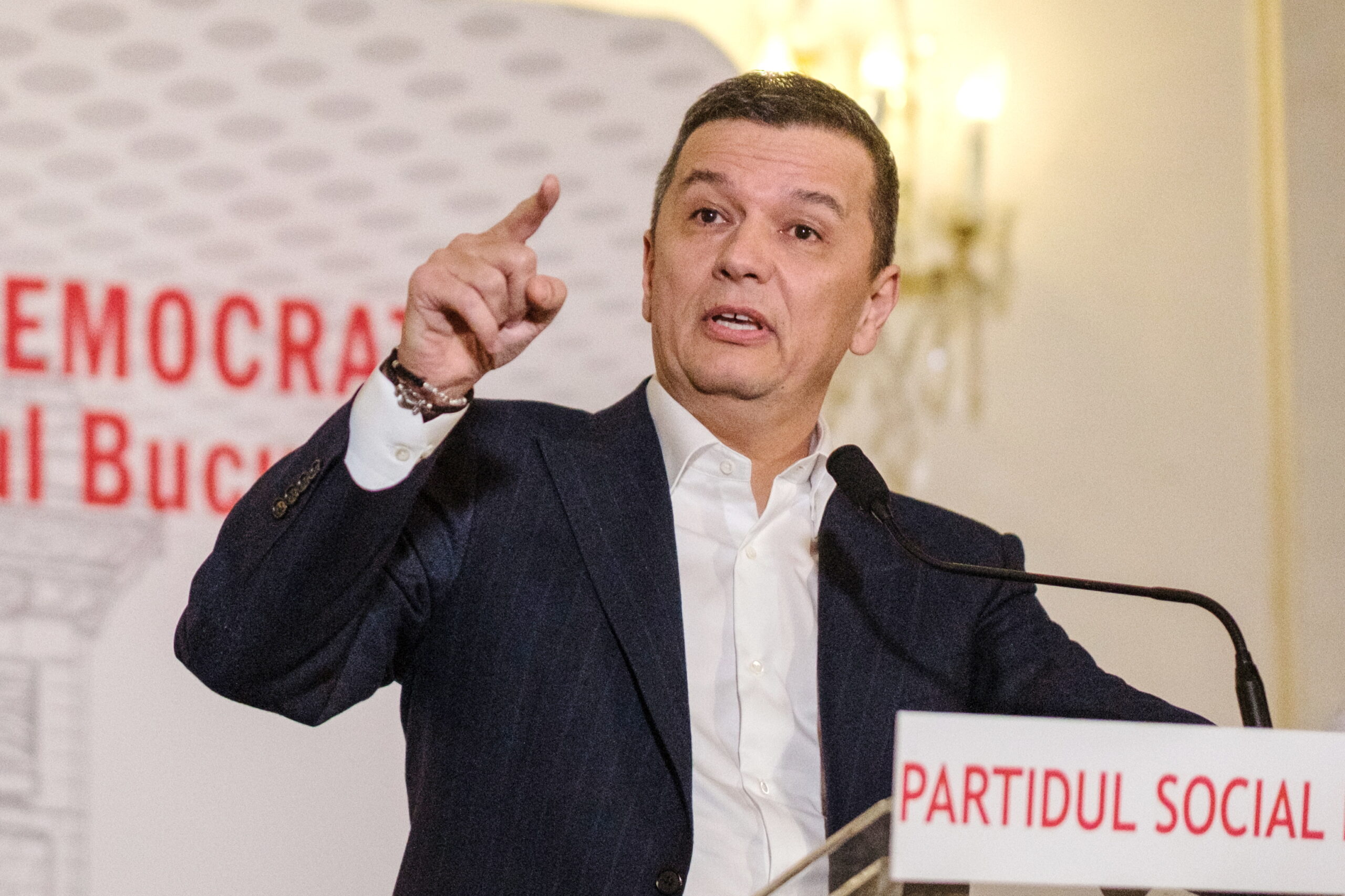 Sorin Grindeanu, critici la adresa Guvernului Bolojan pentru situația economică: „În cazul unei noi scăderi a PIB-ului vorbim de o criză economică”
