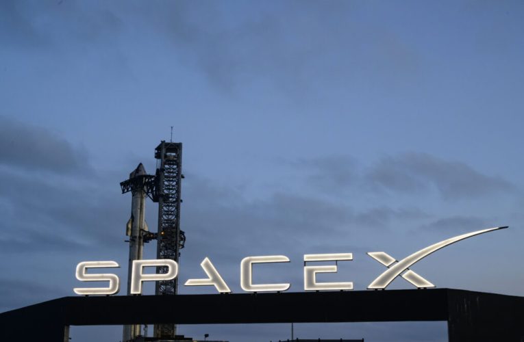 SpaceX depune documentele pentru listarea la bursă și ar putea fi evaluată la o sumă record