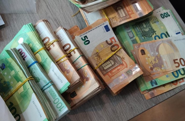 Stenograme: „Lasă că îi zic lui Marin Andrei direct”. Procurori din Constanța, acuzați într-un dosar cu bani în birou, intervenții în anchete și presiuni la ISU