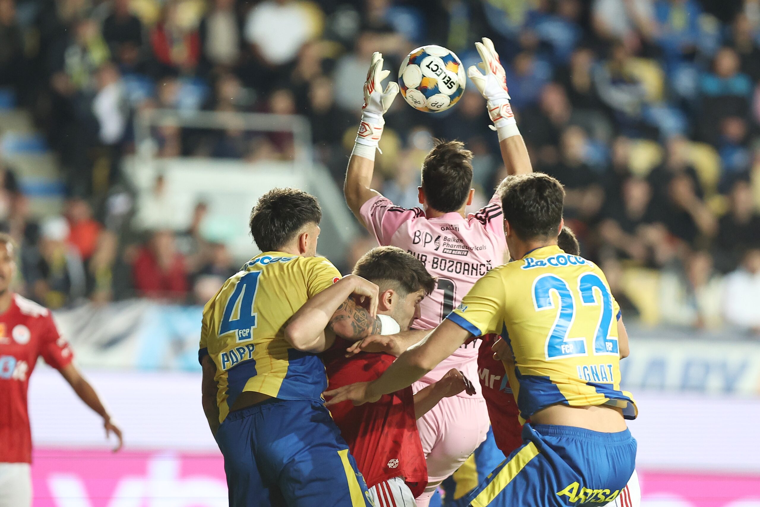 Superliga, play-out. Petrolul se salvează dramatic, Farul și Hermannstadt merg la baraj, iar Unirea Slobozia retrogradează direct