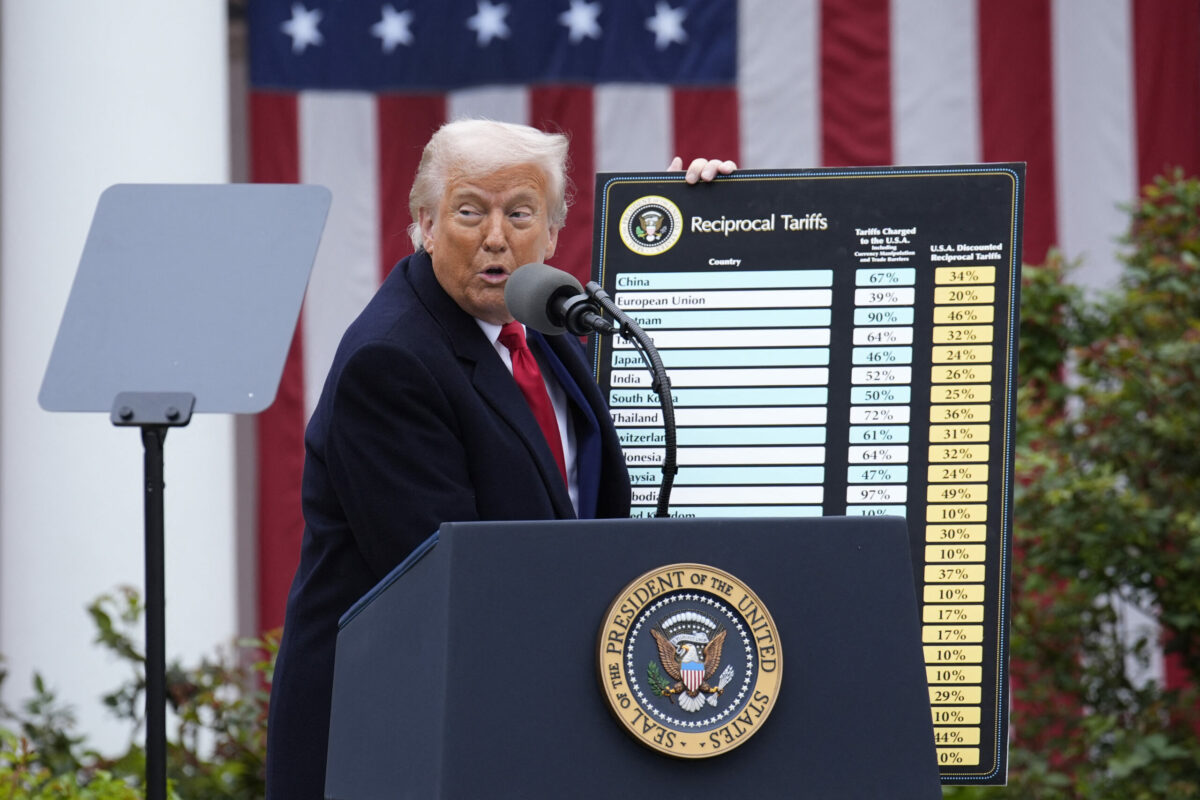 Tentativa lui Trump de a impune noi tarife vamale de 10% a fost respinsă de o instanță federală