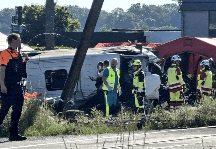 Tragedie în Belgia după ce un tren a lovit un microbuz școlar. Mai multe victime, copii transportați de urgență la spital