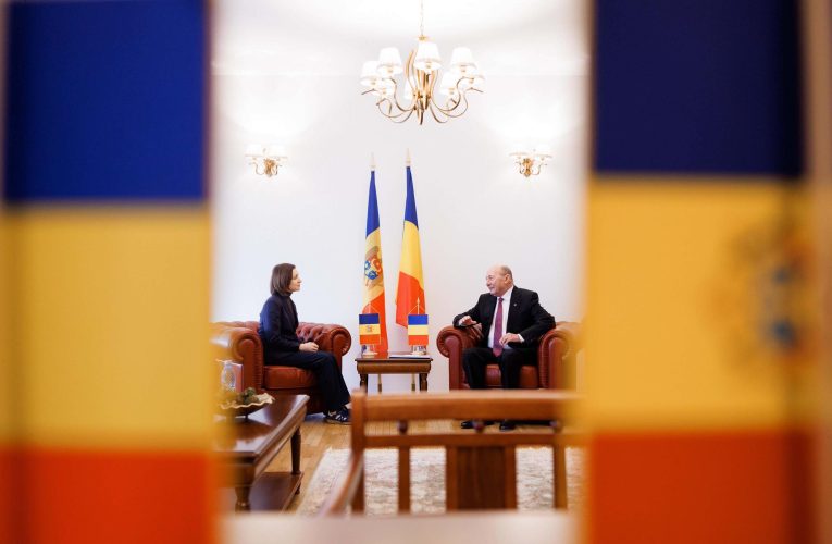 Traian Băsescu a redobândit cetățenia Republicii Moldova. Maia Sandu: „Vă așteptăm acasă”