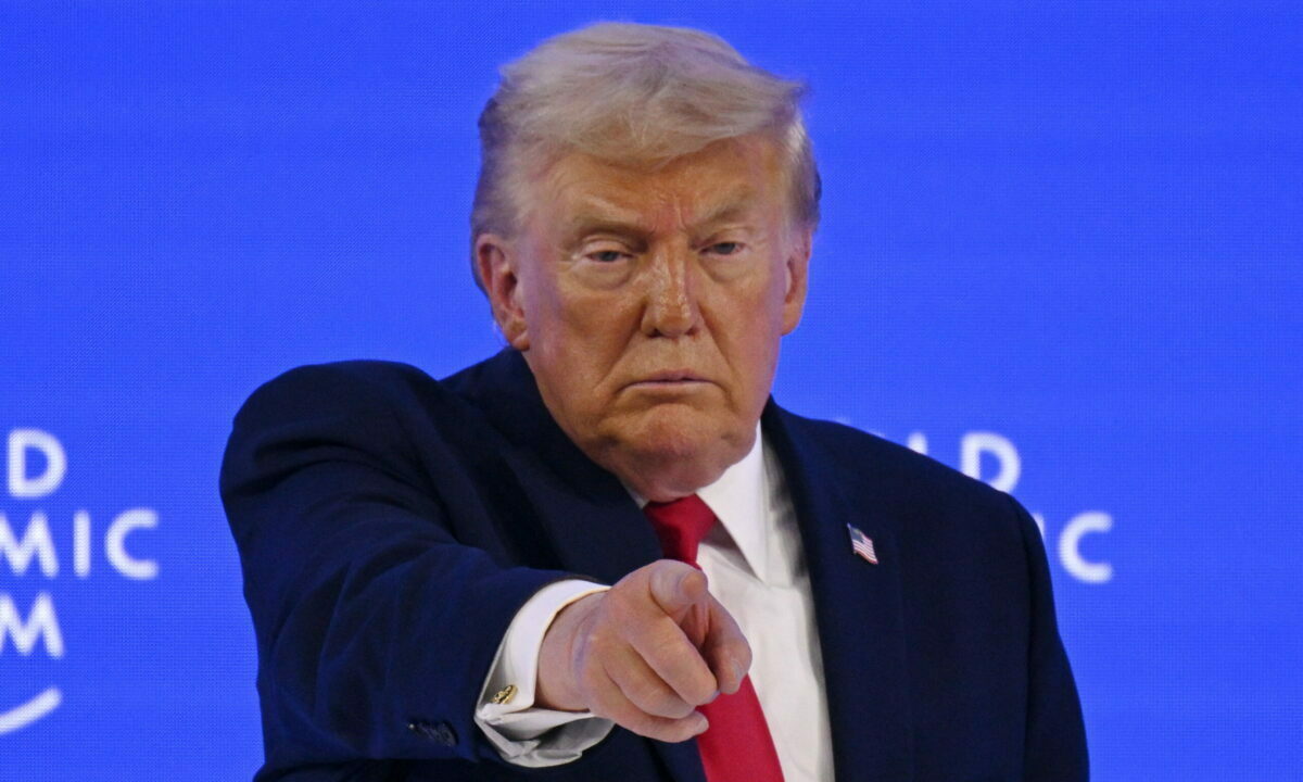 Trump avertizează Iranul să semneze rapid un acord după atacurile asupra distrugătoarelor americane din Strâmtoarea Ormuz