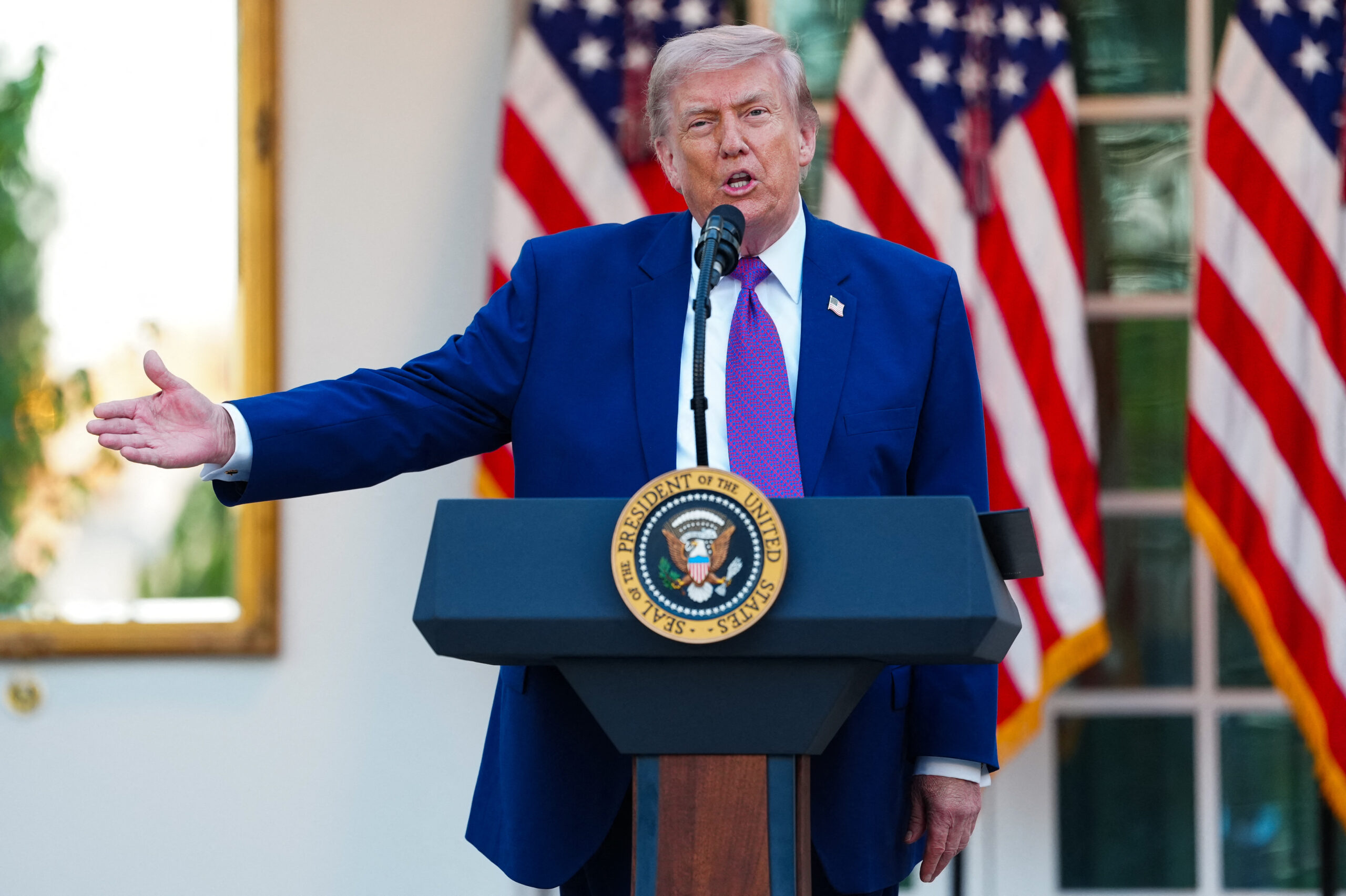Trump, înainte de plecarea în China: „Nu mă gândesc la situația financiară a americanilor, nu mă gândesc la nimeni”