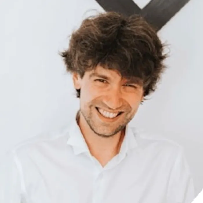 Un angajat Google este acuzat că a câștigat ilegal peste 1,2 milioane de dolari pe Polymarket folosind informații confidențiale