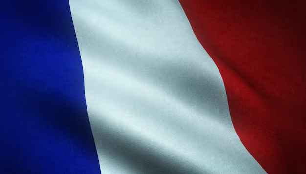 Un individ a furat o statuetă de argint a lui Iisus Hristos dintr-o biserică din Paris