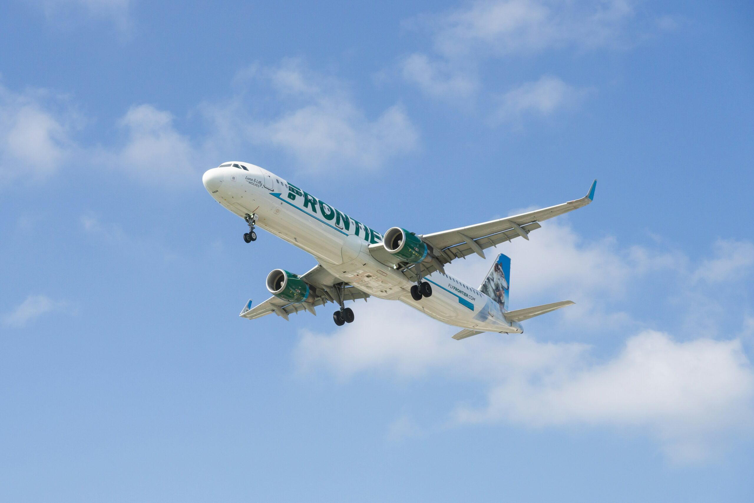 Un om a murit după ce a fost lovit de un avion pe pista de decolare, în aeroportul din Denver