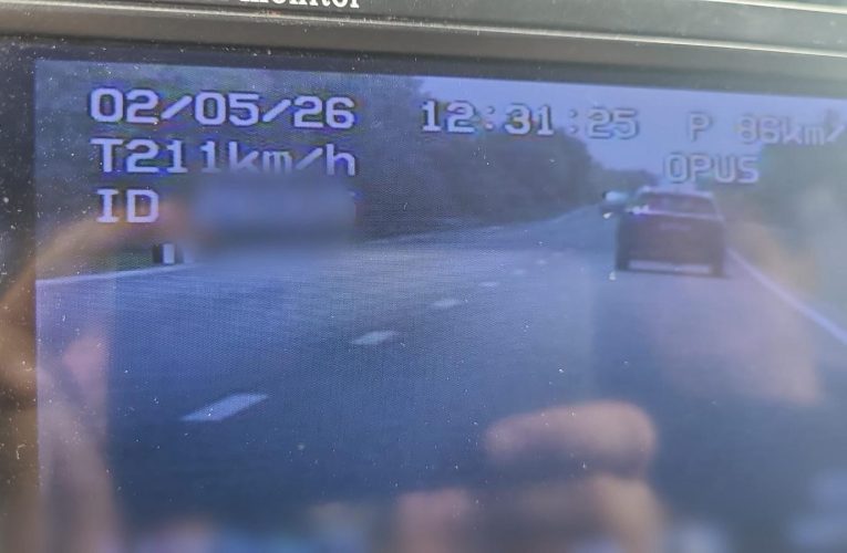 Un șofer din Timiș, prins cu peste 200 de kilometri la oră pe un drum național