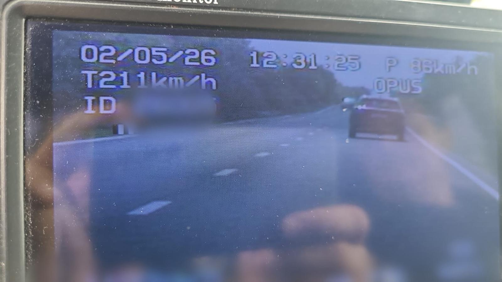 Un șofer din Timiș, prins cu peste 200 de kilometri la oră pe un drum național