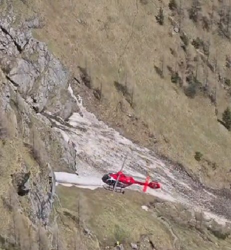 Un turist bulgar a căzut 40 de metri într-o prăpastie pe Valea Caraimanului. Era pe un traseu închis