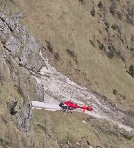 Un turist bulgar a căzut 40 de metri într-o prăpastie pe Valea Caraimanului. Era pe un traseu închis