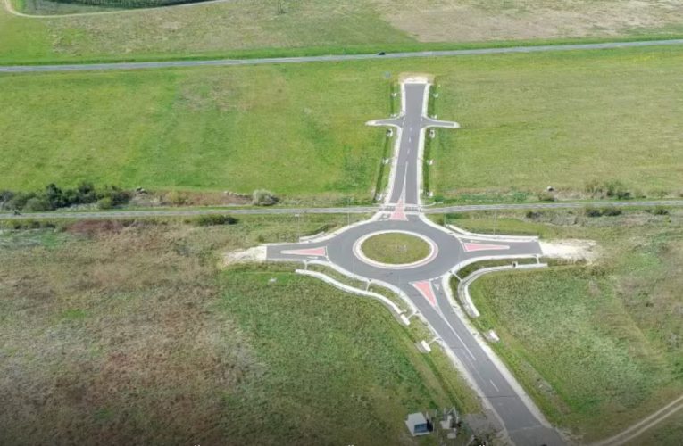 Ungaria a construit un sens giratoriu spre nicăieri cu bani europeni: 1,25 de milioane de euro