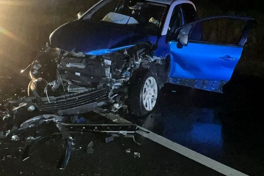 Vaslui. Două autoturisme s-au ciocnit frontal între localitățile Laza și Ivănești. Trei persoane, transportate la spital