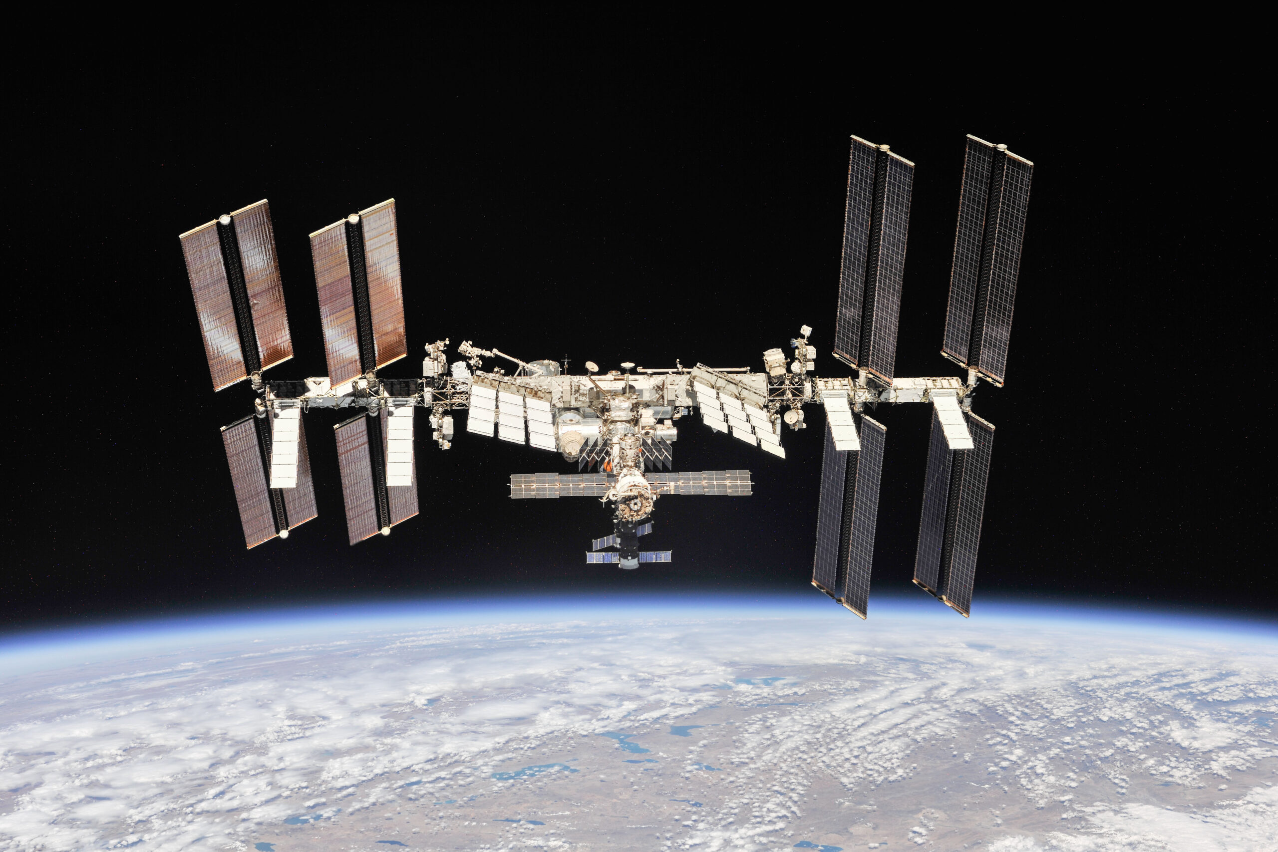 Alertă pe Stația Spațială Internațională. NASA pregătește astronauții pentru evacuare din cauza unei scurgeri de aer