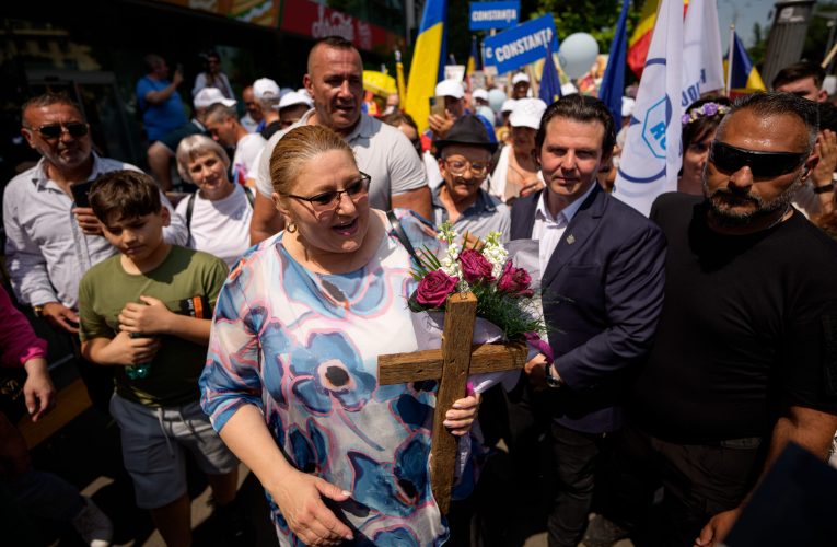 Amenzi și sesizări penale după Marșul Normalității, la care a participat Diana Șoșoacă