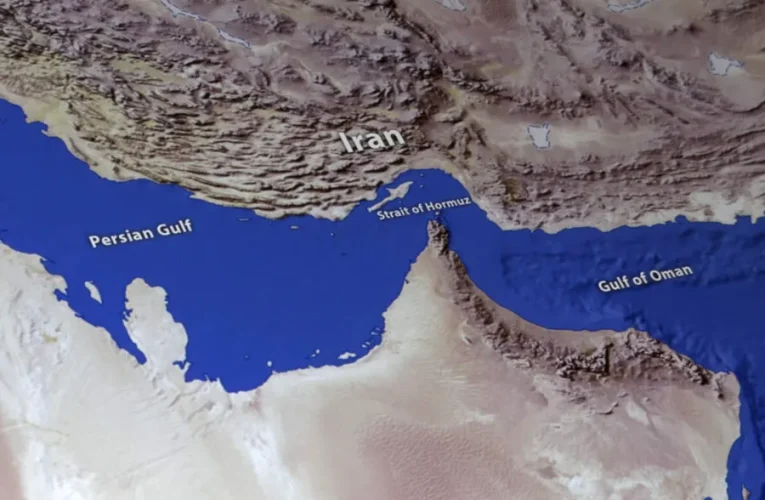 Atac în Strâmtoarea Ormuz: ONU suspendă evacuarea navelor după lovirea unei nave comerciale. SUA acuză Iranul