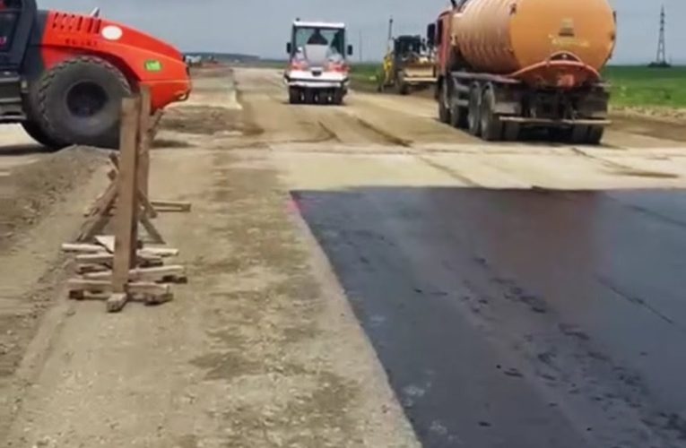 Autostrada Moldovei intră în etapa asfaltării. Toți cei 320 km până la Pașcani, promiși pentru finalul anului