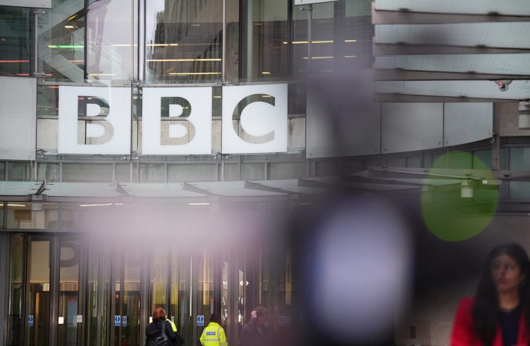BBC va tăia 550 de locuri de muncă, în cadrul planului de reducere a cheltuielilor. Vor fi concedieri și în cadrul diviziei de știri