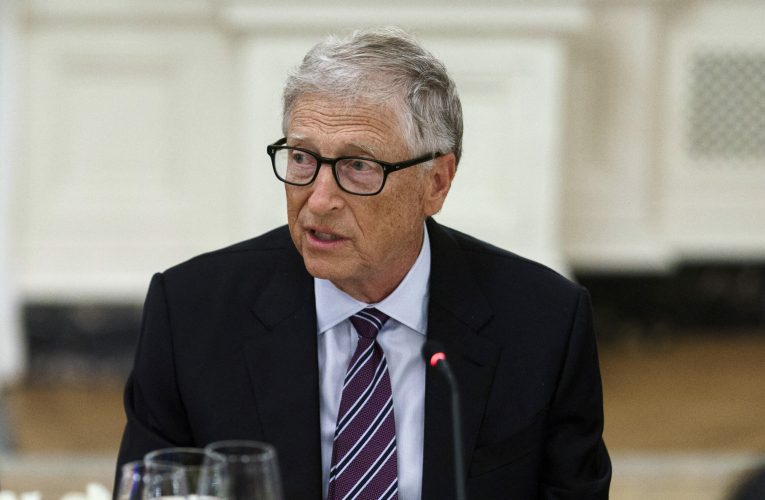 Bill Gates recunoaște că întâlnirile cu Epstein au fost o „gravă eroare de judecată”