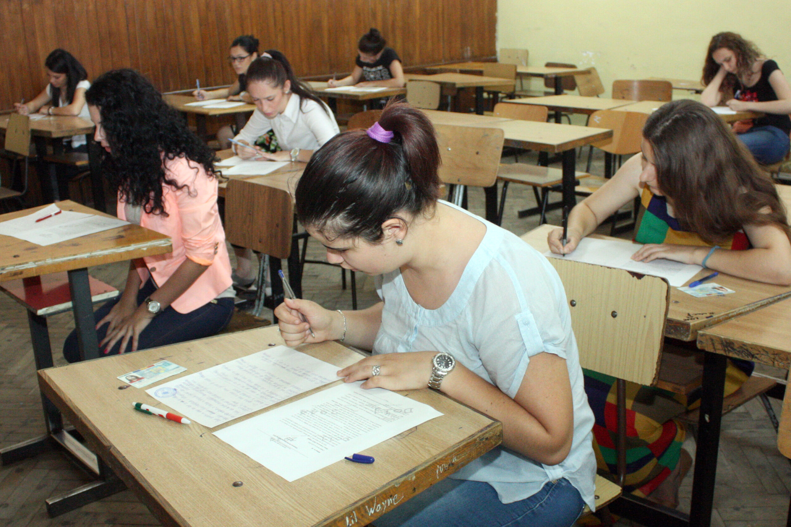 Breaking News. BAC 2026. Proba la Matematică și Istorie se amână din cauza Codului roșu de caniculă. Când vor susține elevii examenul