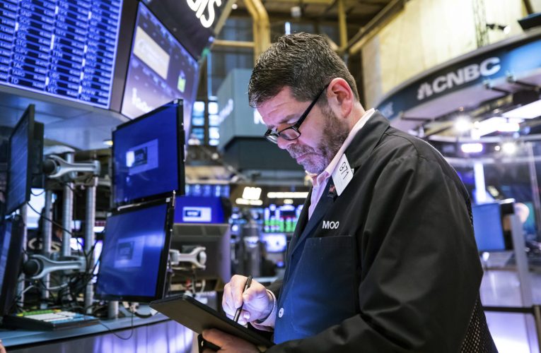 Bursele americane se încheie mixt, afectate de pierderi suplimentare pentru giganții tehnologici