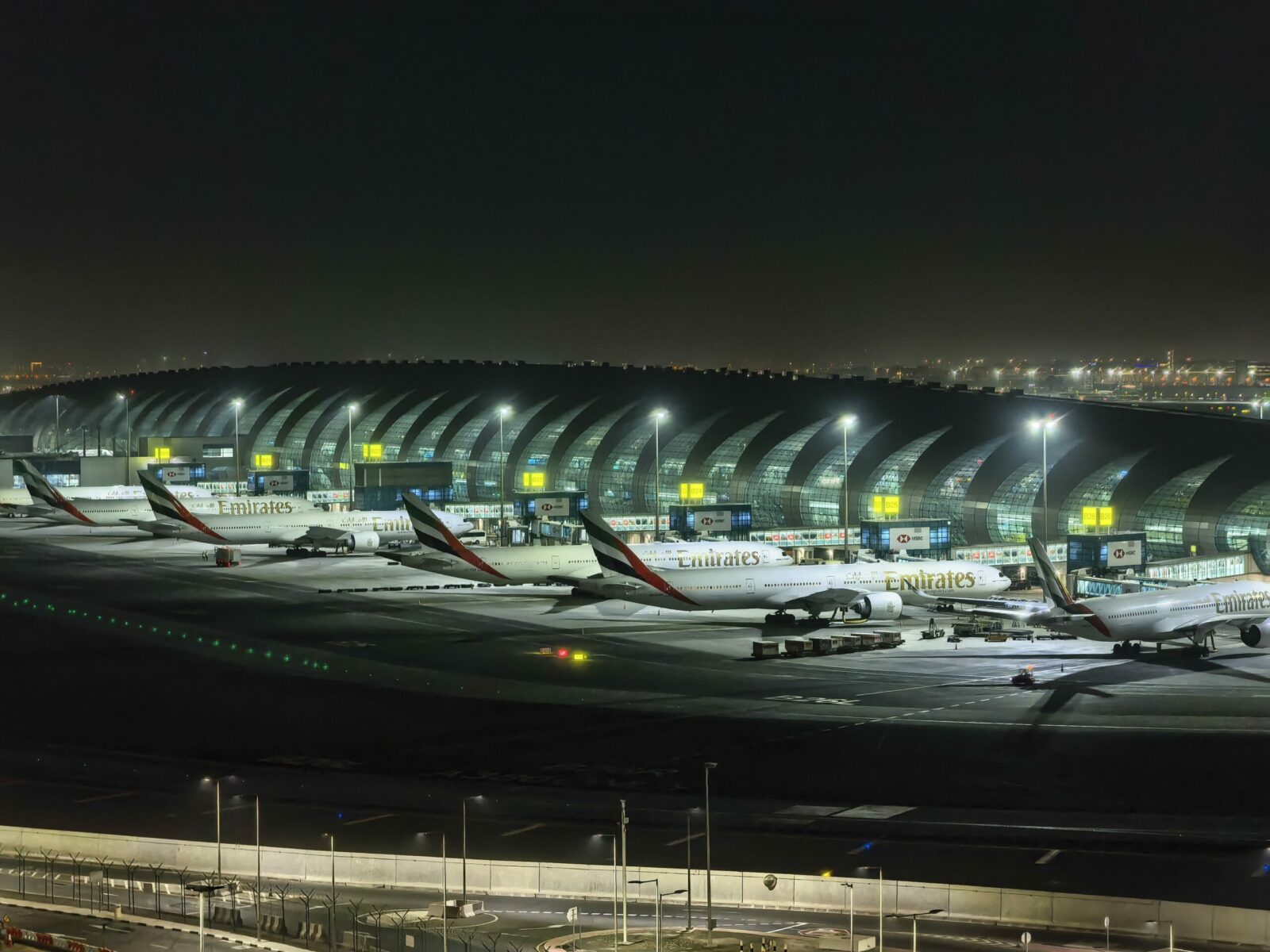 Cel mai mare aeroport din lume va avea roboți și transport subteran. Pasagerii nu vor căra bagaje și nu vor sta la cozi