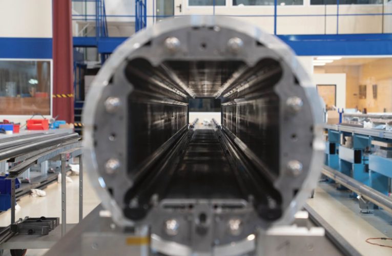 CERN oprește din nou cel mai mare accelerator de particule din lume / Urmează o perioadă de renovări pentru experimente fără precedent