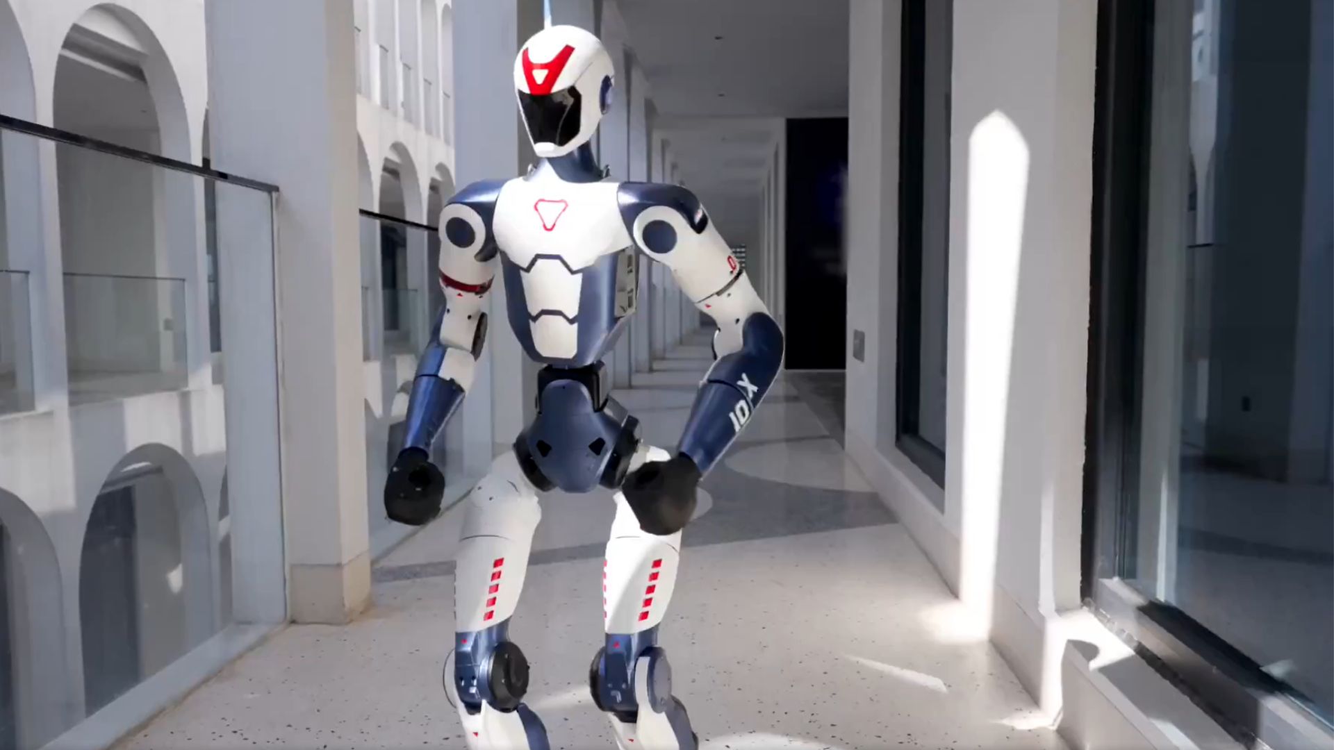 China poate construi mii de roboți umanoizi / Problema este cine-i cumpără