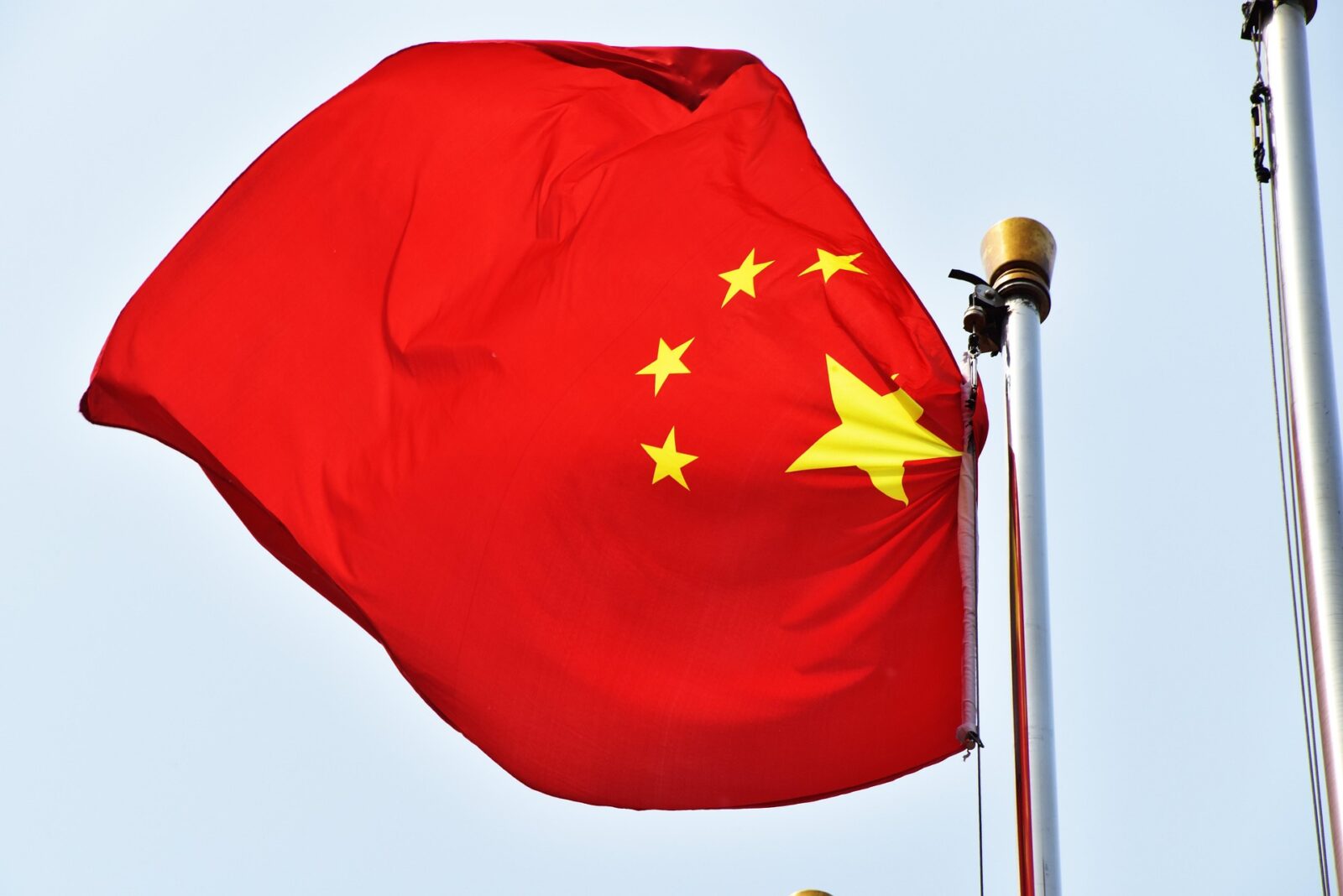 China se opune deciziei SUA de a lista firmele de top drept companii militare