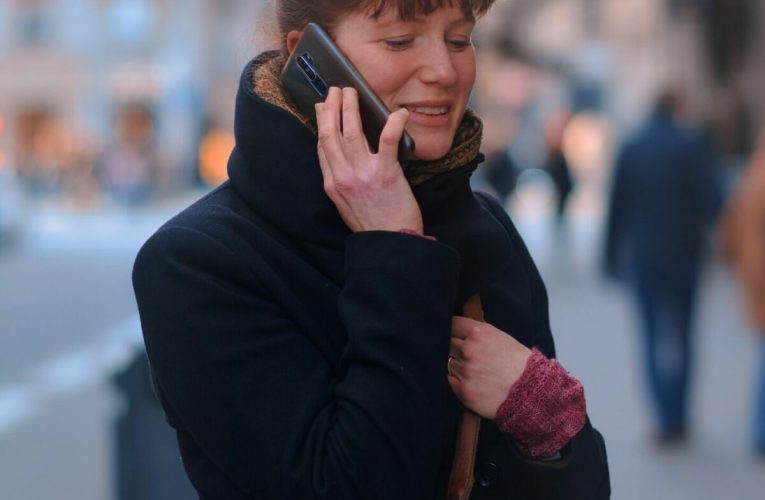 „Cortina digitală de fier” poate fi ocolită: cum îl păcălesc pe Putin VPN-urile și telefoanele duble