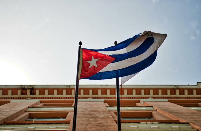 Cuba: Partidul Comunist aprobă o serie de reforme către o economie mai orientată spre piață