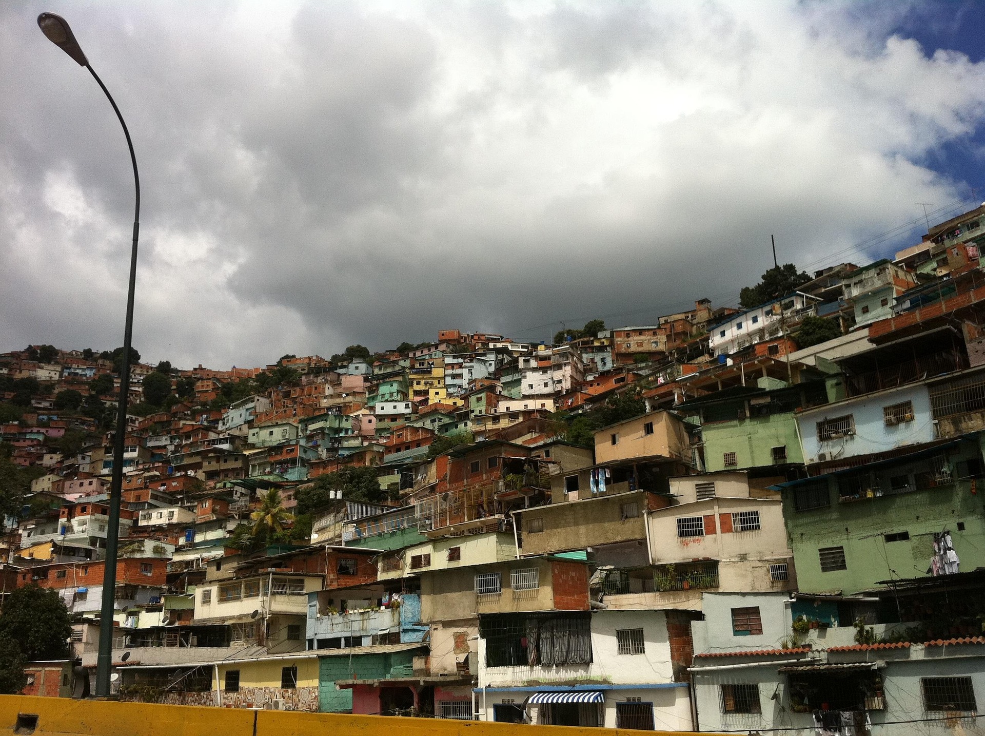 Cutremur puternic în Venezuela / A fost emisă o avertizare privind posibile valuri de tsunami în zona Caraibelor
