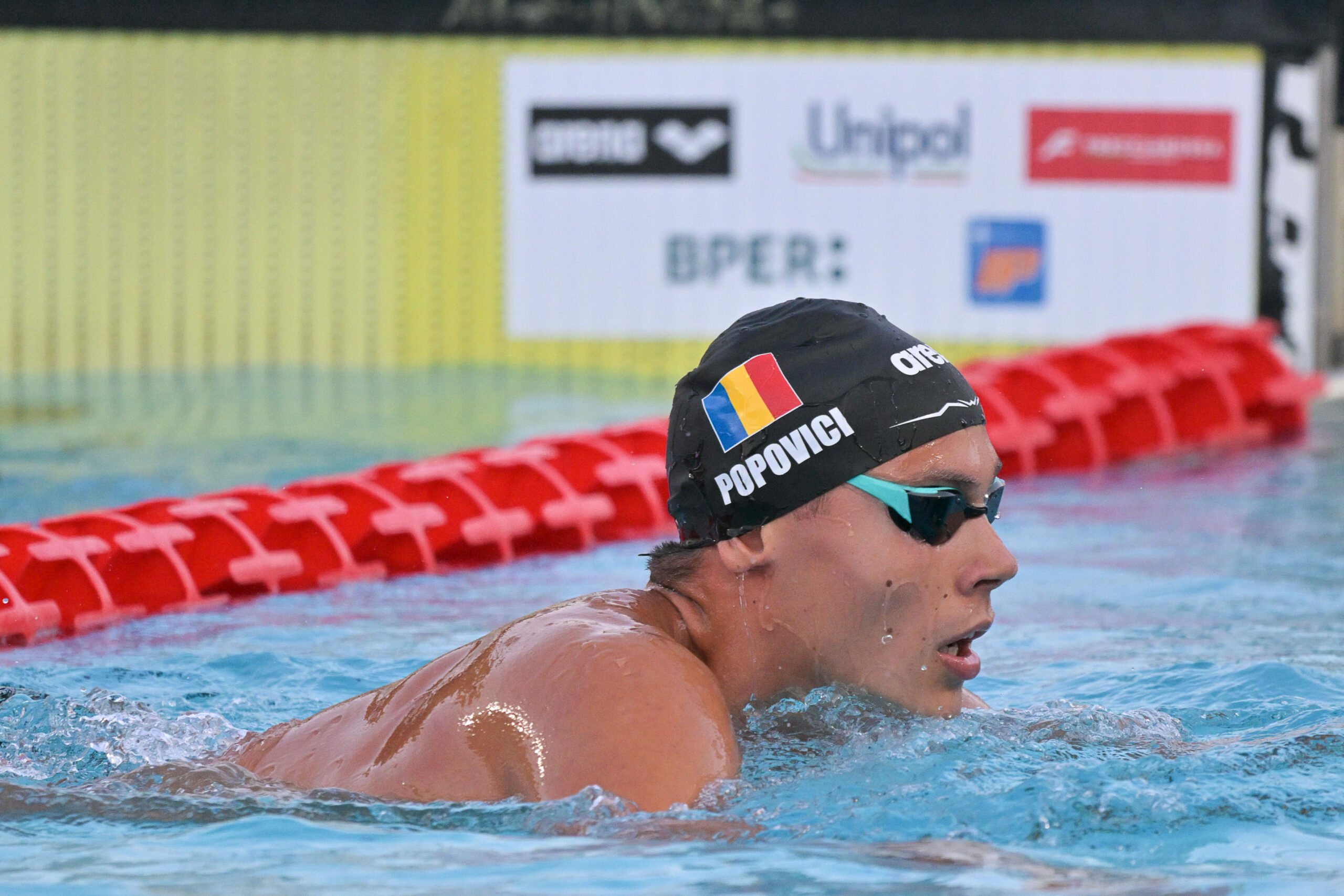 David Popovici a câștigat aurul la 200 m liber la Trofeul Settecolli, cu un nou record al competiției